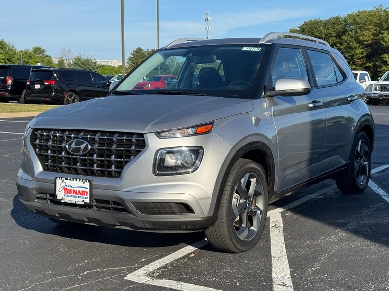 Hyundai Venue Vehicle Image 08