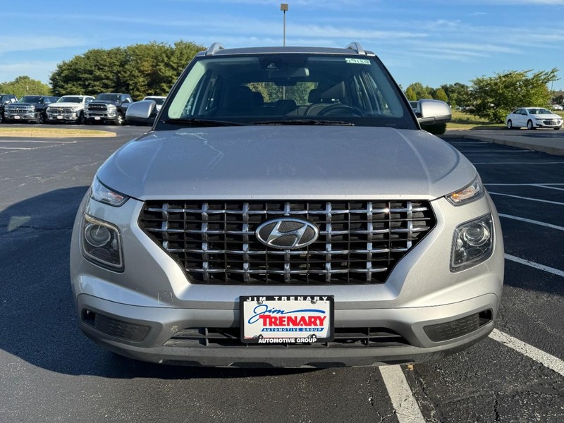 Hyundai Venue Vehicle Image 09
