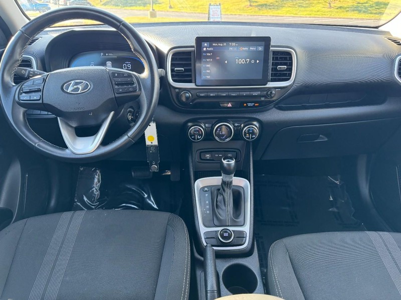 Hyundai Venue Vehicle Image 12