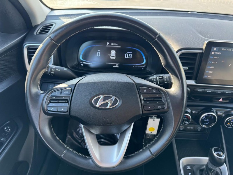 Hyundai Venue Vehicle Image 13
