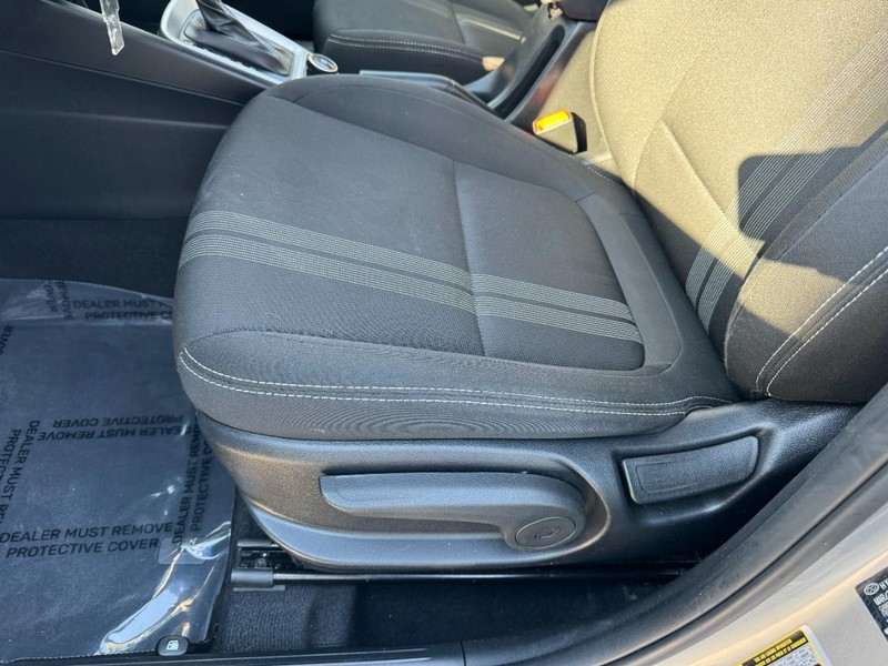Hyundai Venue Vehicle Image 16