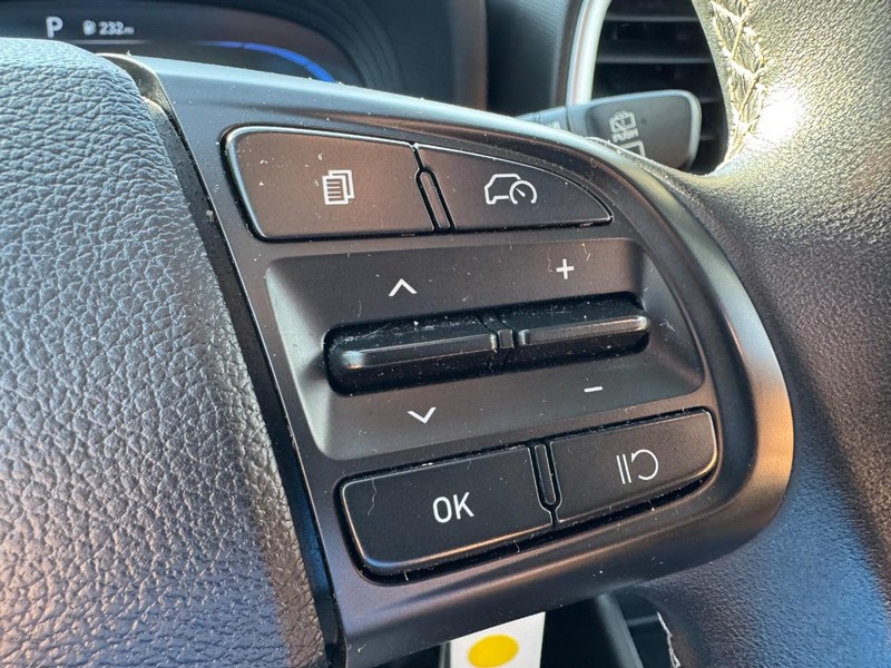 Hyundai Venue Vehicle Image 18
