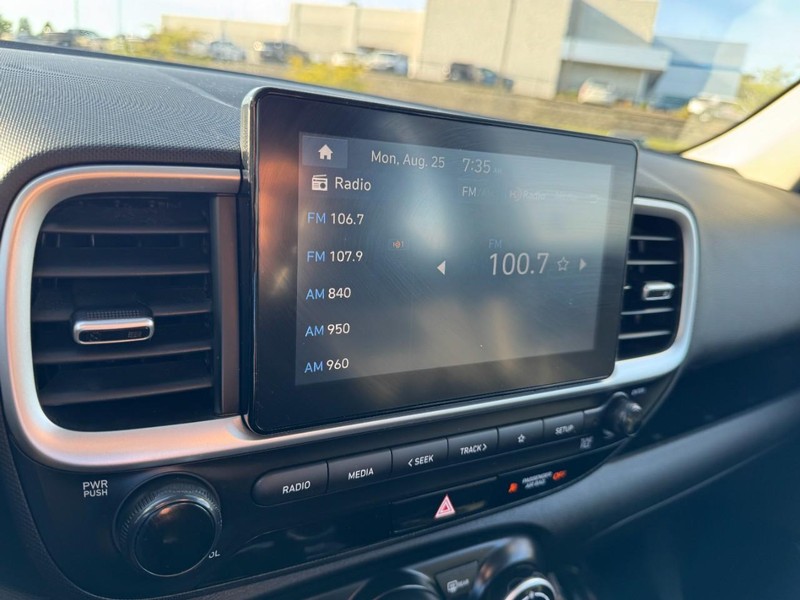 Hyundai Venue Vehicle Image 20