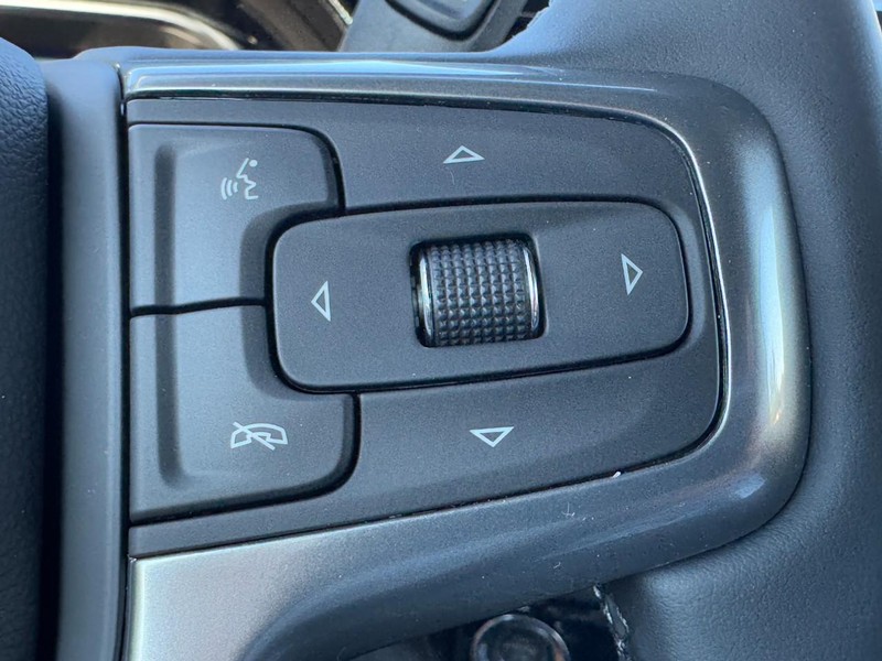 Chevrolet Silverado 2500HD Vehicle Image 11