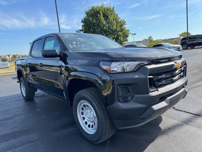 Chevrolet Colorado Vehicle Image 02