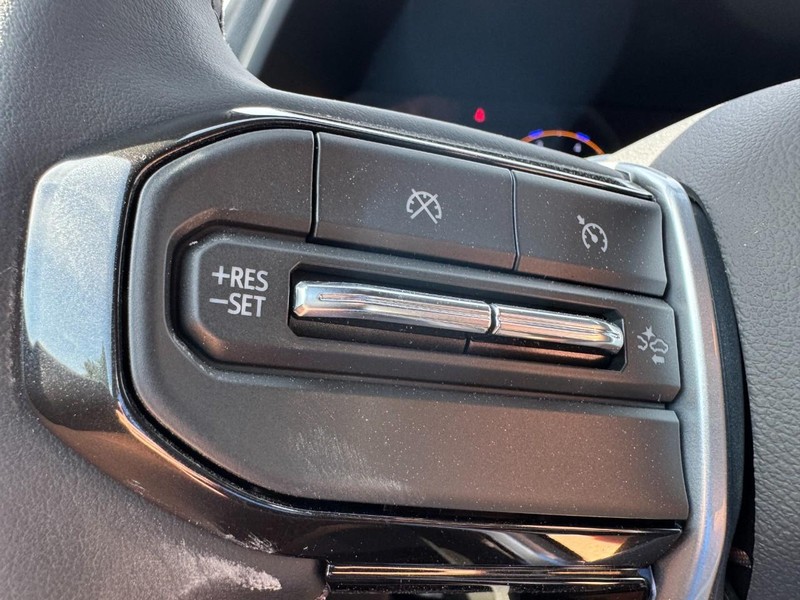 Chevrolet Colorado Vehicle Image 11