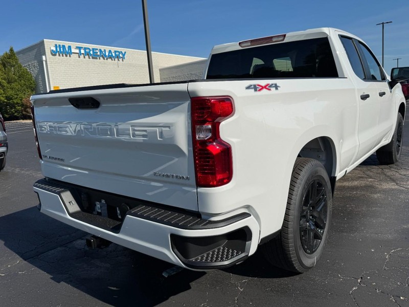 Chevrolet Silverado 1500 Vehicle Image 04