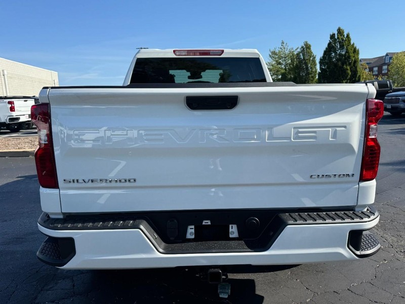 Chevrolet Silverado 1500 Vehicle Image 05