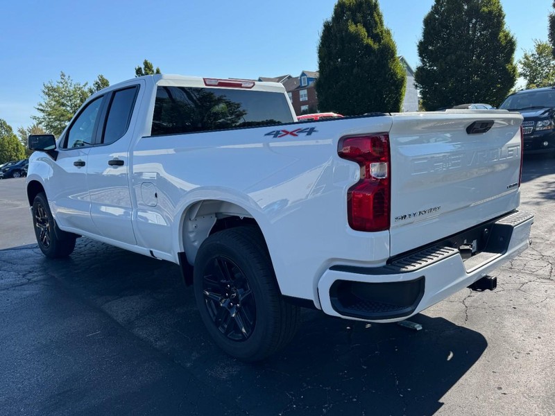 Chevrolet Silverado 1500 Vehicle Image 06