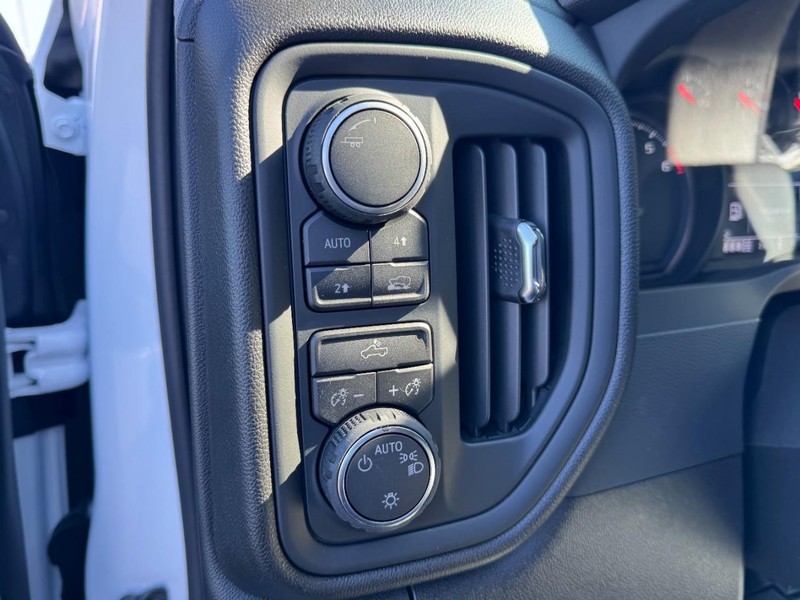 Chevrolet Silverado 1500 Vehicle Image 13