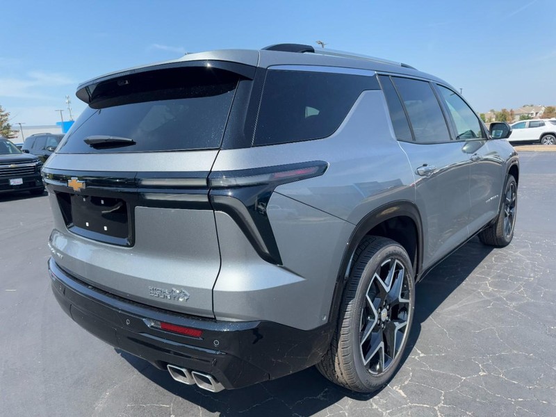 Chevrolet Traverse Vehicle Image 03