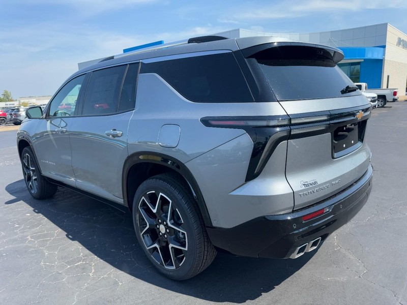 Chevrolet Traverse Vehicle Image 05