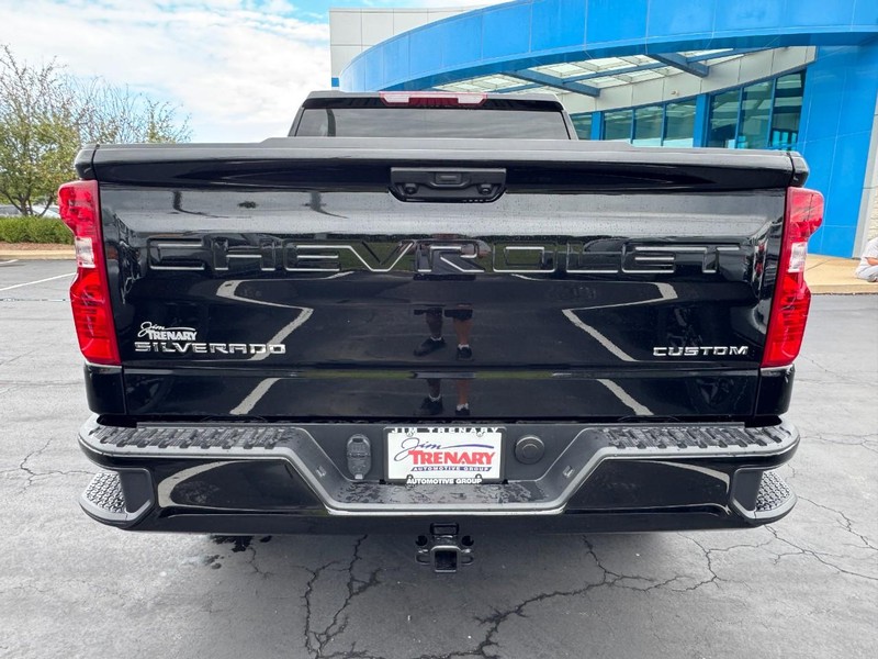 Chevrolet Silverado 1500 Vehicle Image 05