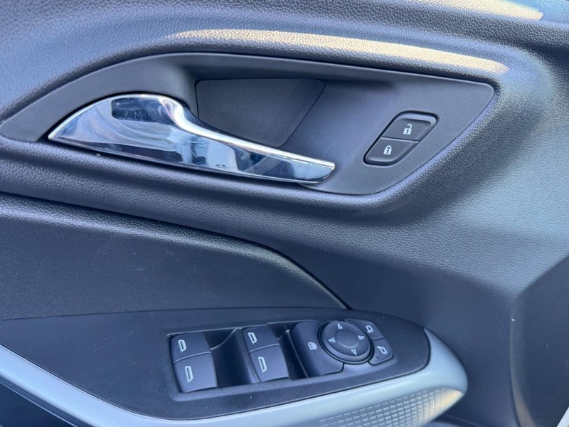 Chevrolet Trax Vehicle Image 10