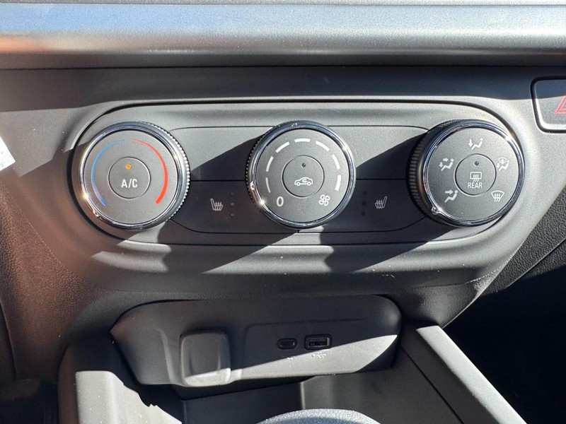 Chevrolet Trax Vehicle Image 13