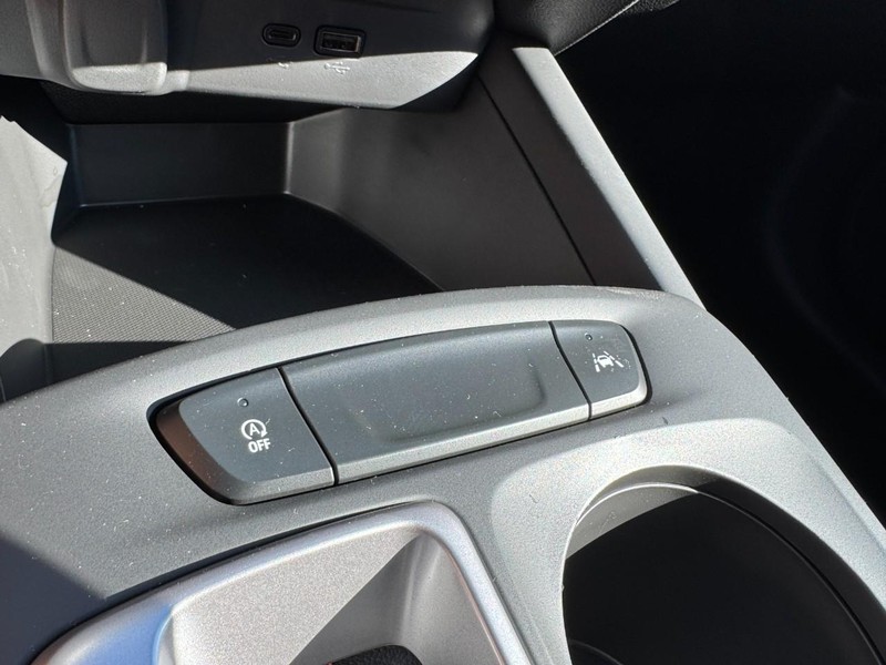 Chevrolet Trax Vehicle Image 16
