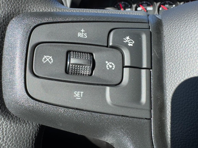 Chevrolet Silverado 2500HD Vehicle Image 11
