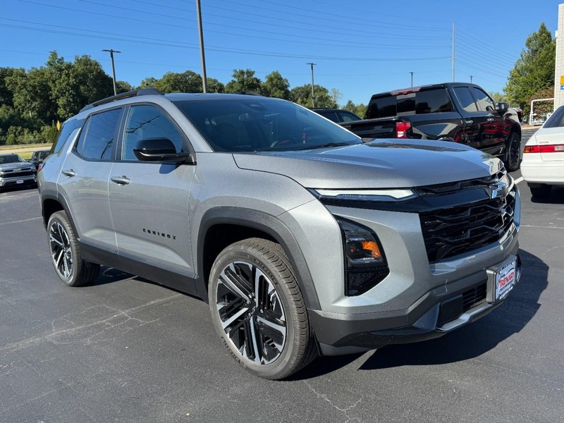 Chevrolet Equinox Vehicle Image 02