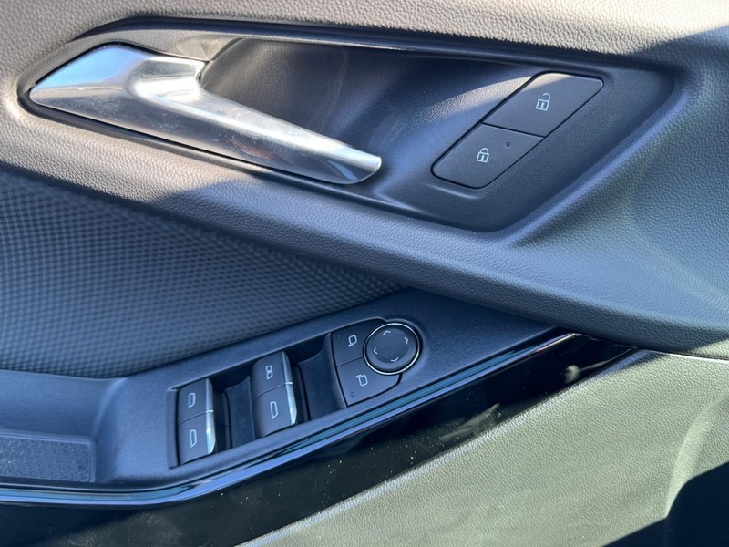 Chevrolet Equinox Vehicle Image 10