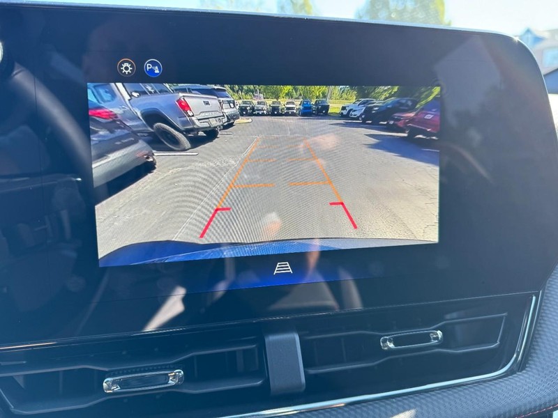 Chevrolet Equinox Vehicle Image 17