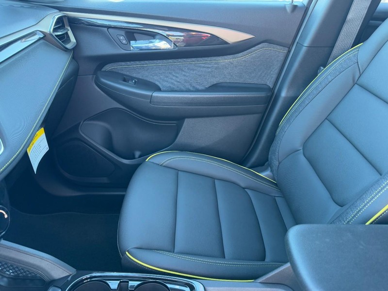 Chevrolet TrailBlazer Vehicle Image 08