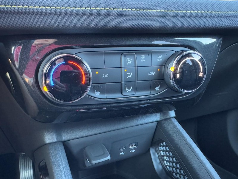 Chevrolet TrailBlazer Vehicle Image 13
