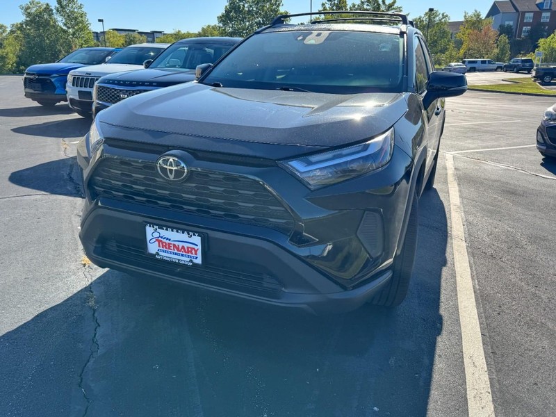 Toyota RAV4 Vehicle Image 02