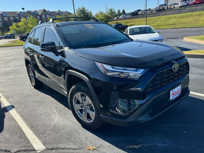 Toyota RAV4 Vehicle Image 04