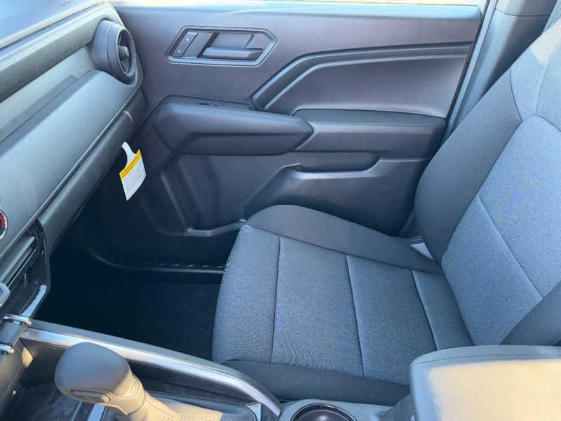 Chevrolet Colorado Vehicle Image 10