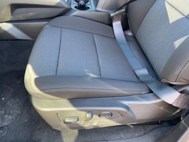 Chevrolet Colorado Vehicle Image 11