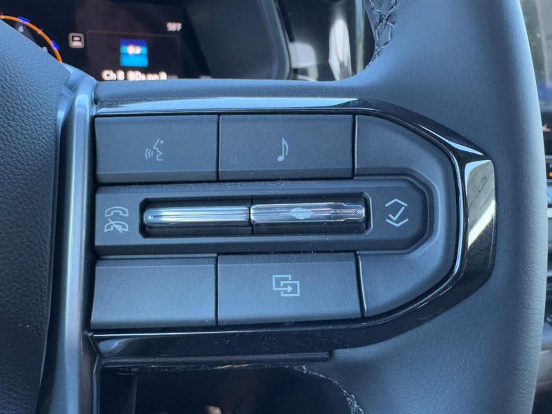 Chevrolet Colorado Vehicle Image 14
