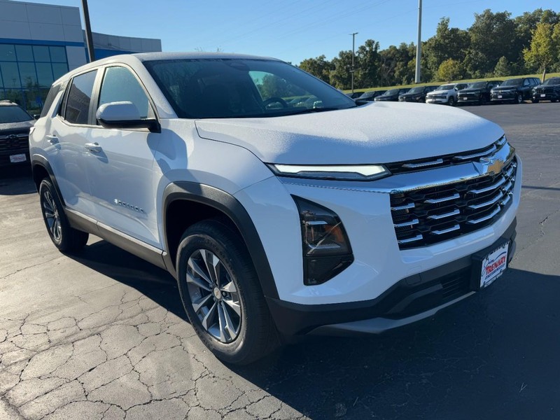 Chevrolet Equinox Vehicle Image 02