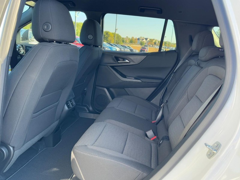 Chevrolet Equinox Vehicle Image 08