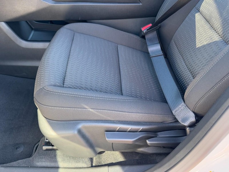 Chevrolet Equinox Vehicle Image 10