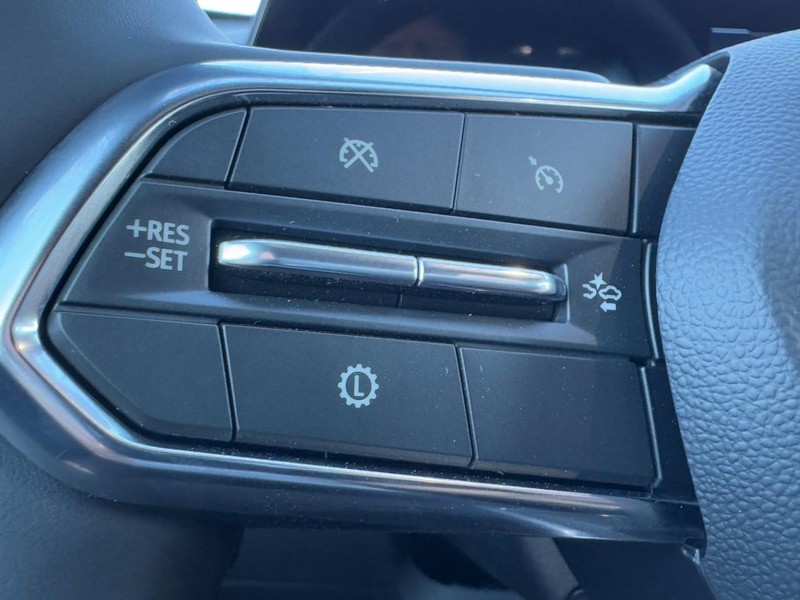 Chevrolet Equinox Vehicle Image 12