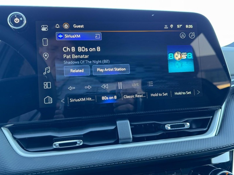 Chevrolet Equinox Vehicle Image 15
