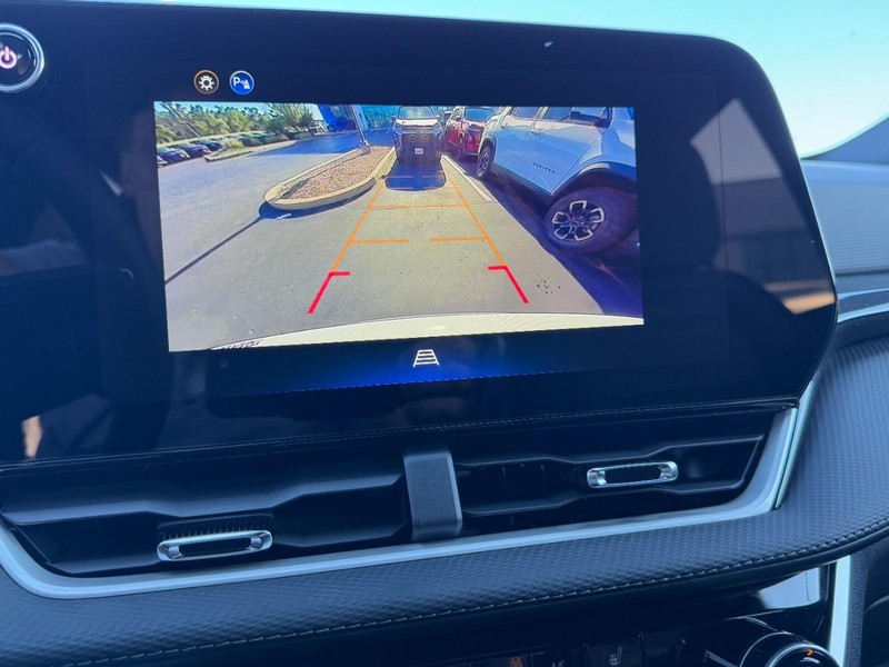 Chevrolet Equinox Vehicle Image 17