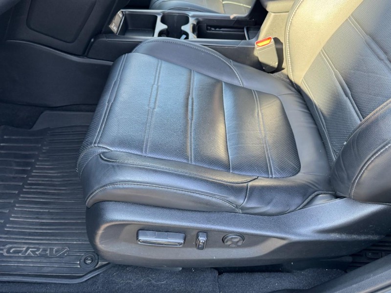 Honda CR-V Hybrid Vehicle Image 11