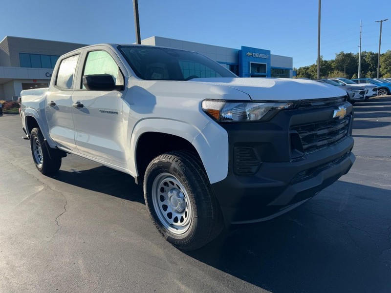 Chevrolet Colorado Vehicle Image 02