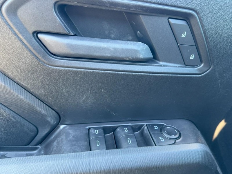 Chevrolet Colorado Vehicle Image 09