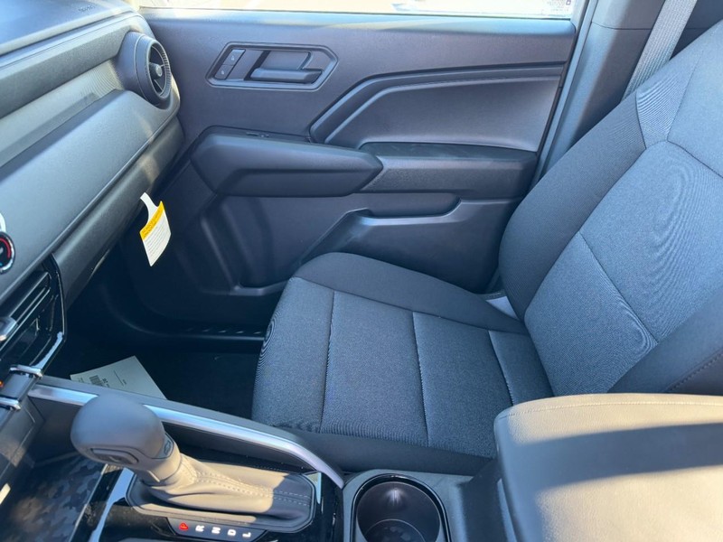 Chevrolet Colorado Vehicle Image 09