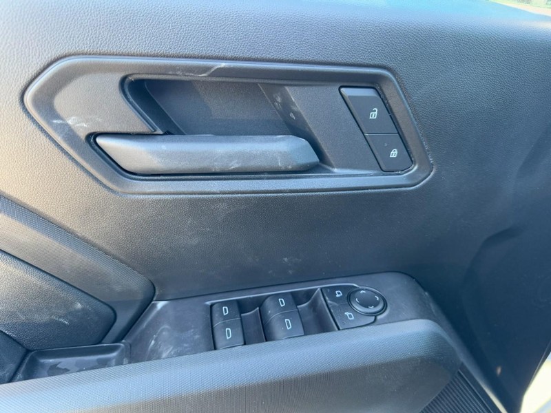Chevrolet Colorado Vehicle Image 11