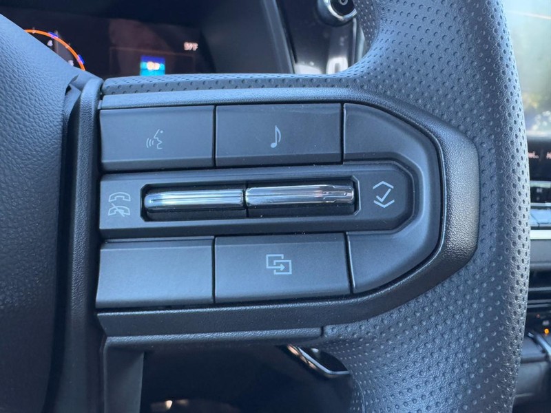 Chevrolet Colorado Vehicle Image 13