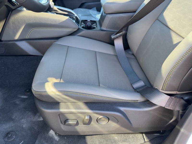 Chevrolet Colorado Vehicle Image 09