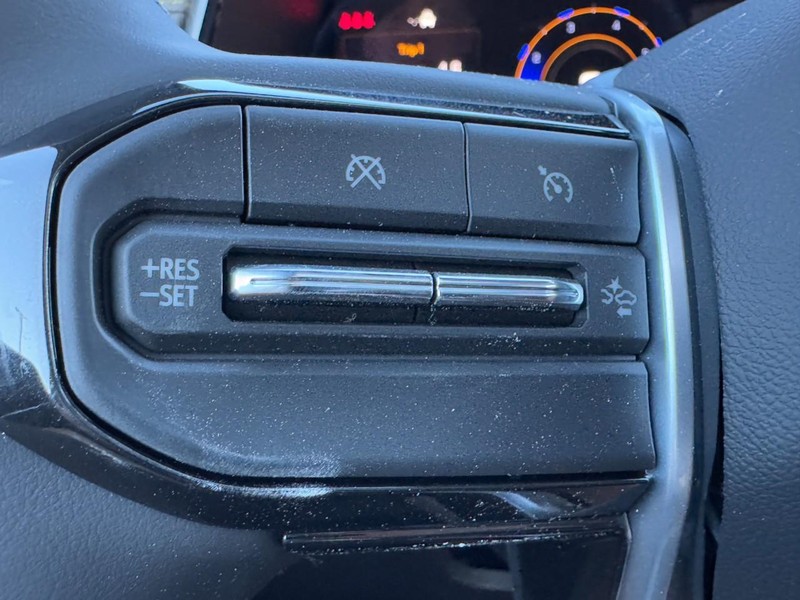 Chevrolet Colorado Vehicle Image 11