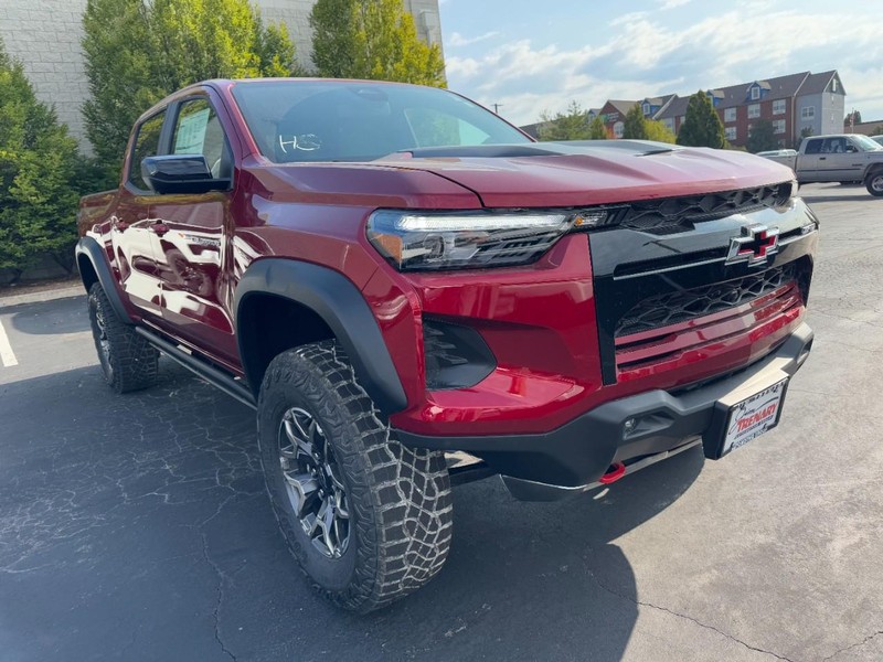 Chevrolet Colorado Vehicle Image 02