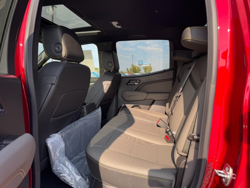 Chevrolet Colorado Vehicle Image 08