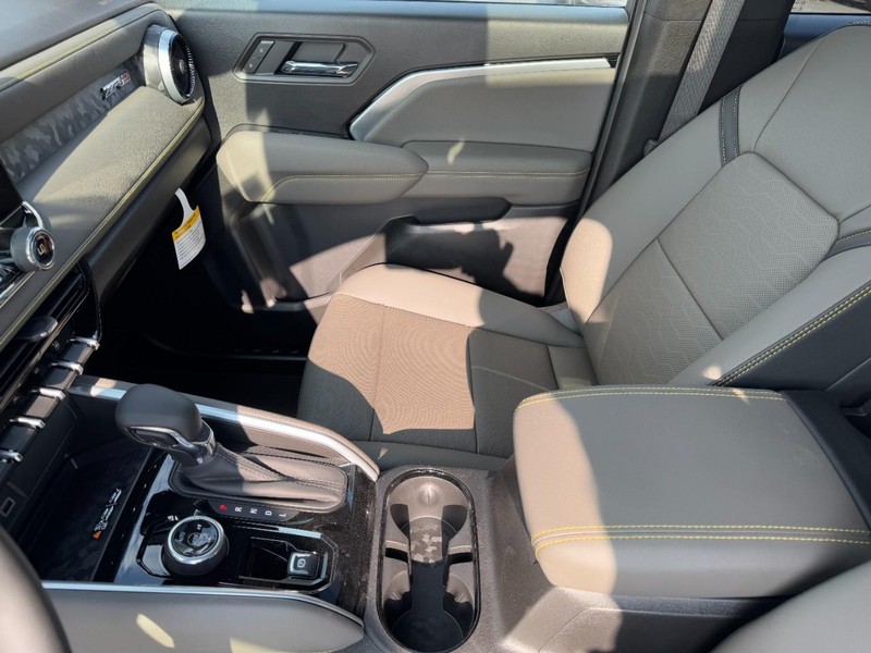Chevrolet Colorado Vehicle Image 10
