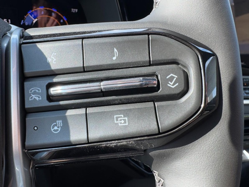 Chevrolet Colorado Vehicle Image 15