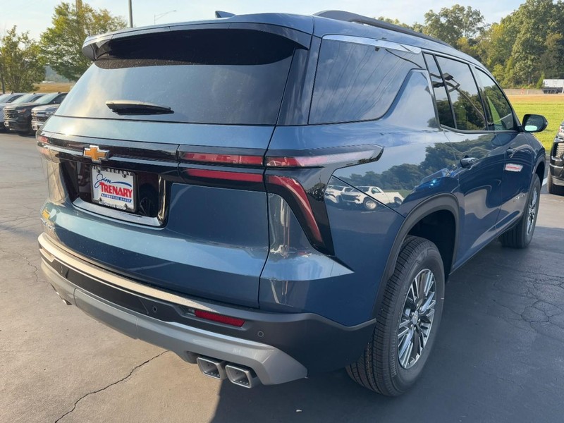 Chevrolet Traverse Vehicle Image 03